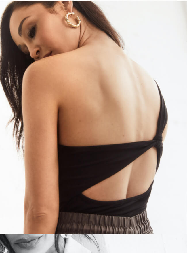 CARA SANTANA.